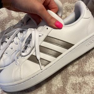 Adidas Sneaker